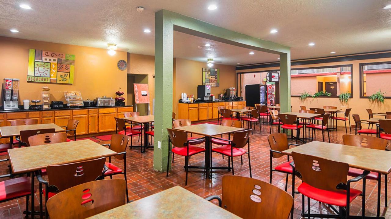 Red Roof Inn Лаббок Экстерьер фото